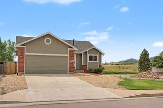 Building Photo - 1005 Scarlet Oak Dr