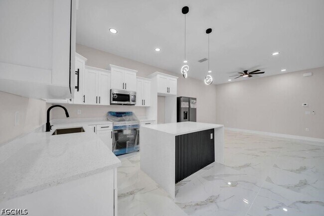 Building Photo - 4648-4650-4650 Leonard Blvd S