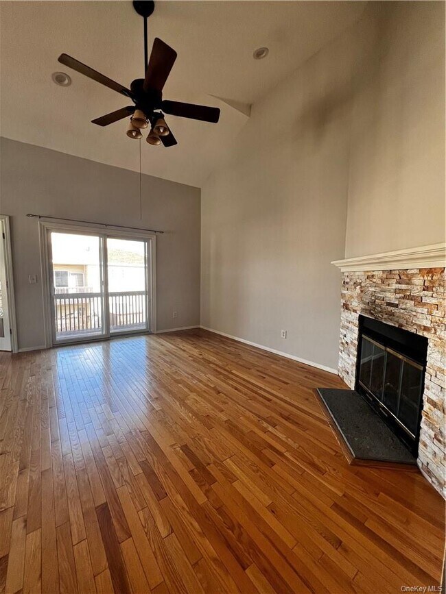 Building Photo - 2312 Whispering Hills Dr