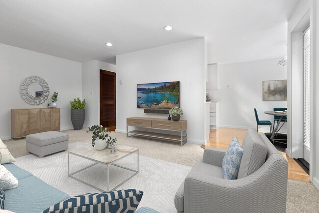 Building Photo - 2Bd/1.75Ba Seattle Condo