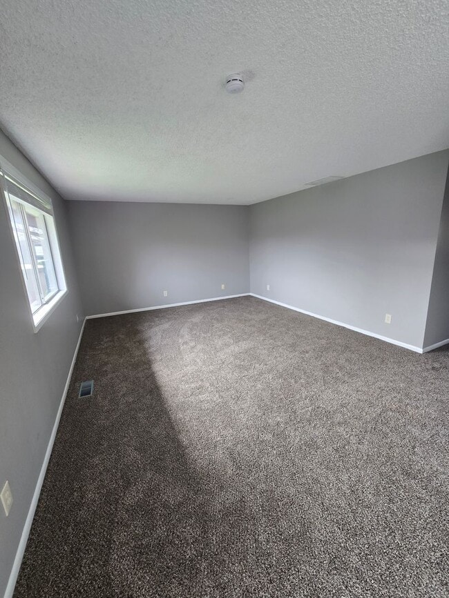 Building Photo - All Seasons Condo