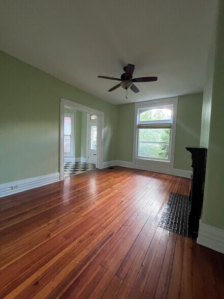 Building Photo - 1402 Hepburn Ave