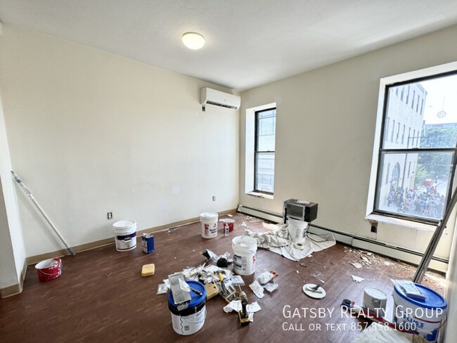 Building Photo - 13 Ruggles St