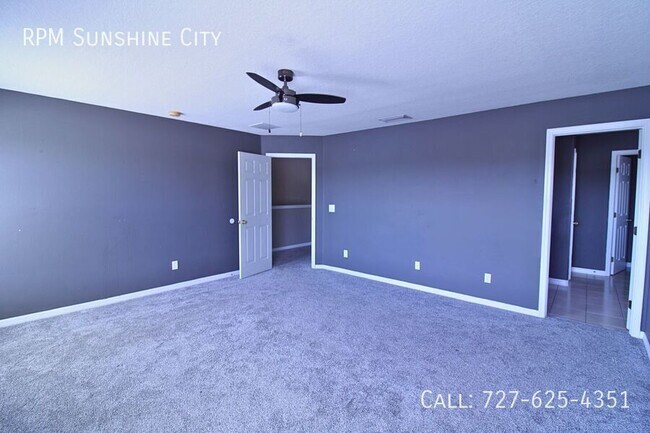 Building Photo - 11129 Creek Haven Dr