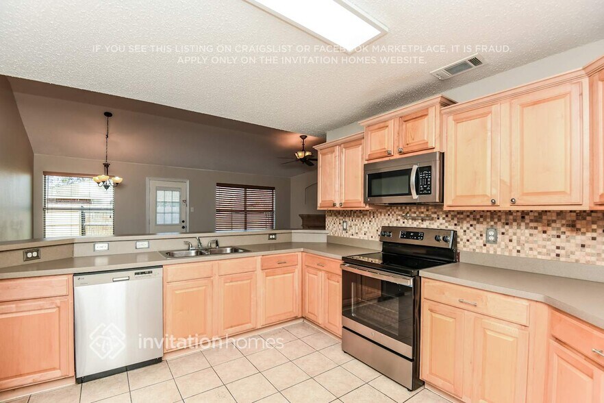 Building Photo - 9124 Friendswood Dr