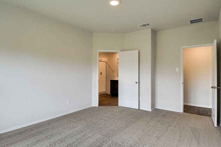 Building Photo - 745 Adler Way