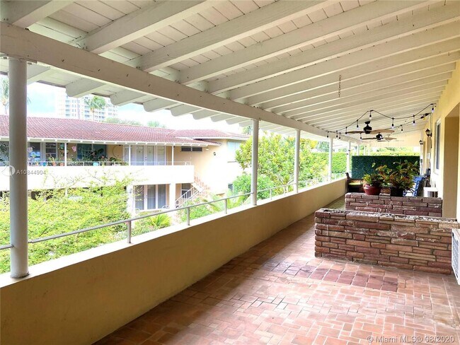 Building Photo - 30 Park Dr