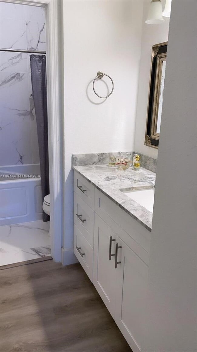 Building Photo - 6104 NW 114th Pl