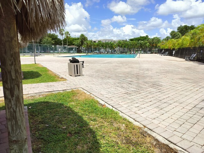 Building Photo - 8760 SW 133rd Ave