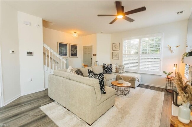 Building Photo - 2000 Picardy Ct