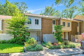 Building Photo - 11069 Saffold Way