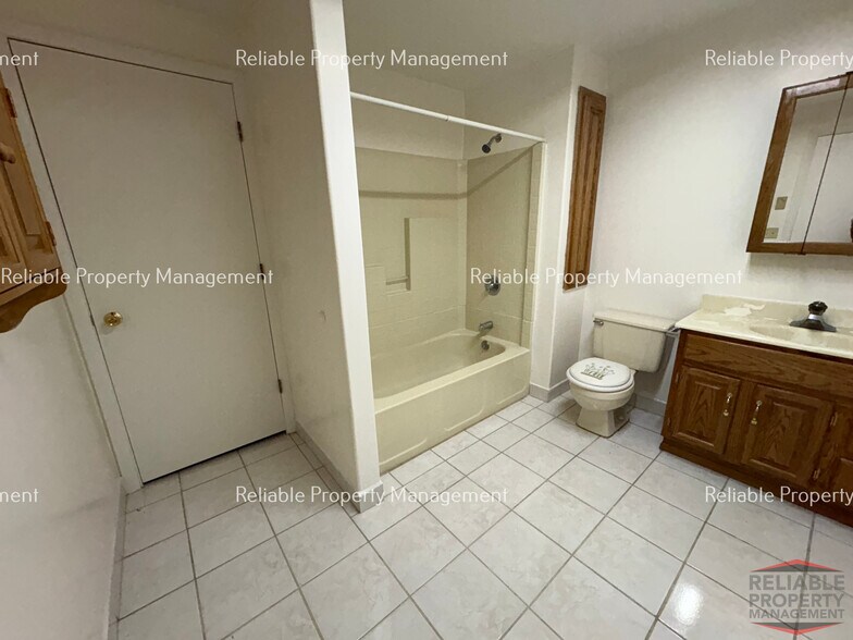 Building Photo - 1322 Walstrom Ln