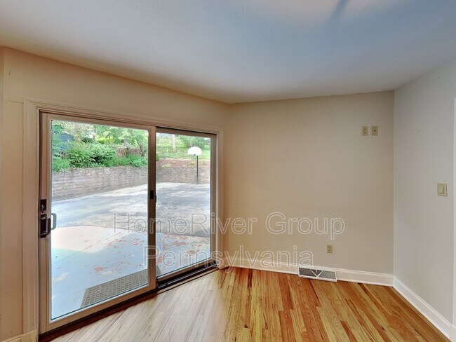 Building Photo - 31 Brucewood Dr
