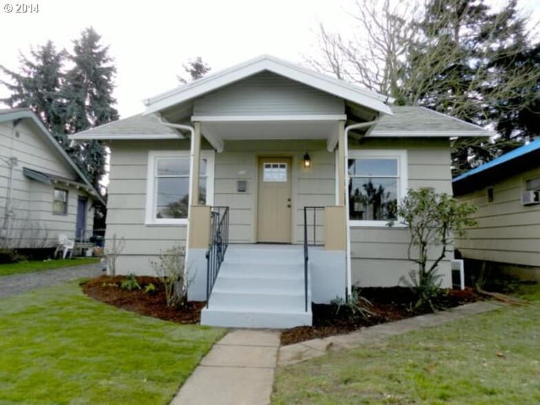 Exterior - 7138 N Central St