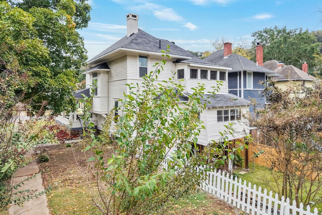 Building Photo - 1402 17th St S