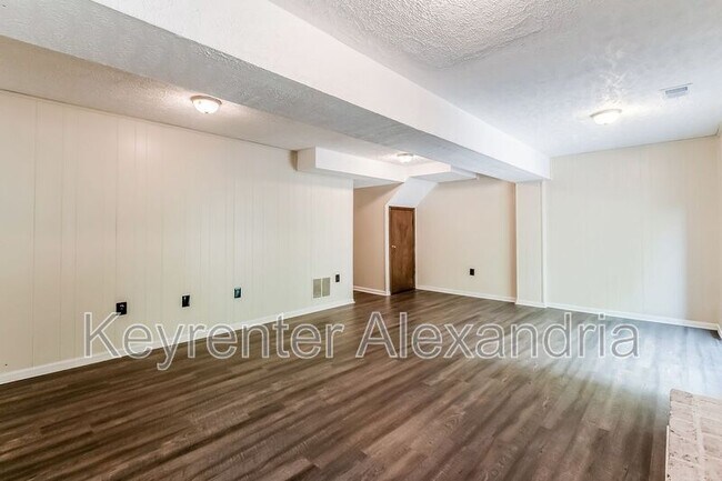 Building Photo - 8239 Dr Craik Ct