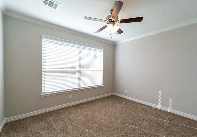 Building Photo - 2 story custom home  Available 9/24/25