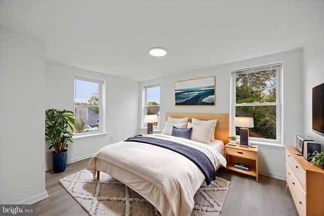 Building Photo - 452 Mechanic St