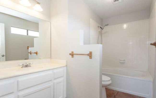 Building Photo - 15013 N Calle Del Prado