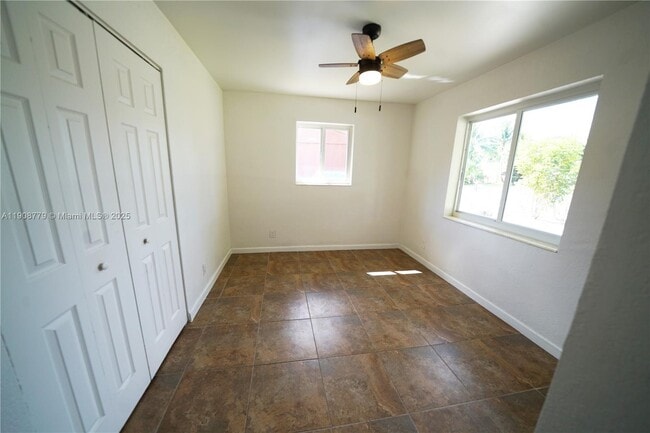 Building Photo - 2300 SW 42nd Terrace