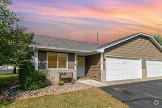 Building Photo - 2 Bed | 1 Bath Updated One Level Home