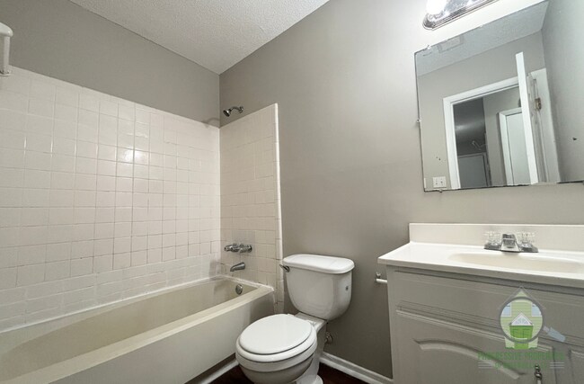 Building Photo - 103 Parkston Ave