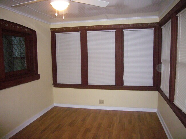 Sun room - 557 Clemesha Ave