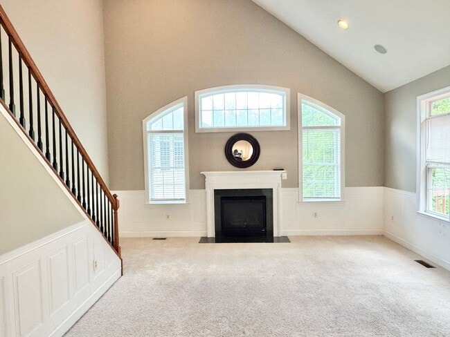 Building Photo - GORGEOUS FORMER MODEL HOME - MINUTES TO QUANTICO