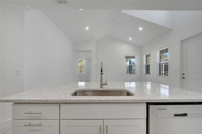 Building Photo - 520 Daiquiri Pl