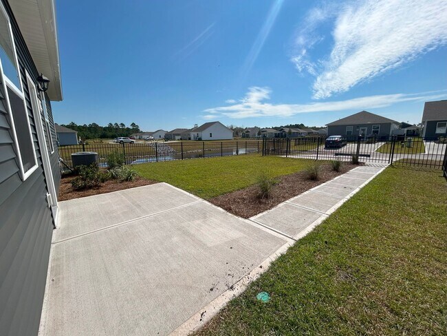 Building Photo - Brand new home with community amenties nes...