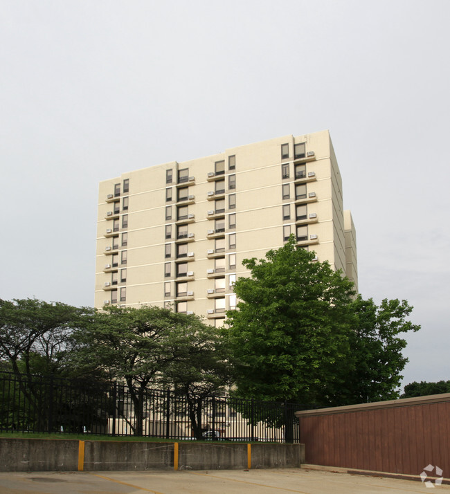 Building Photo - The Park Tower