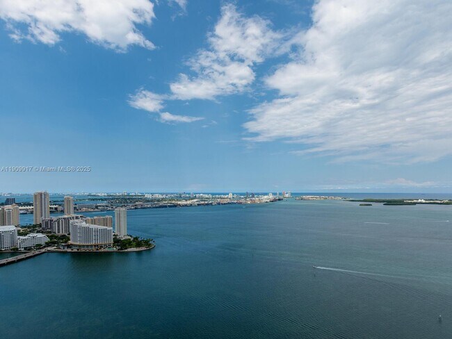 Building Photo - 1331 Brickell Bay Dr