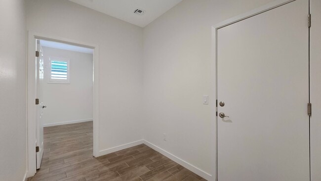 Building Photo - Pristine home in amenity rich Estrella Mountain Ranch!