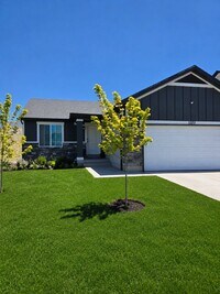 Building Photo - 1589 S White Sage Dr