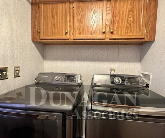 Building Photo - 3 Bed / 2 Bath Fully Furnished Mobile Home, pet friendly!