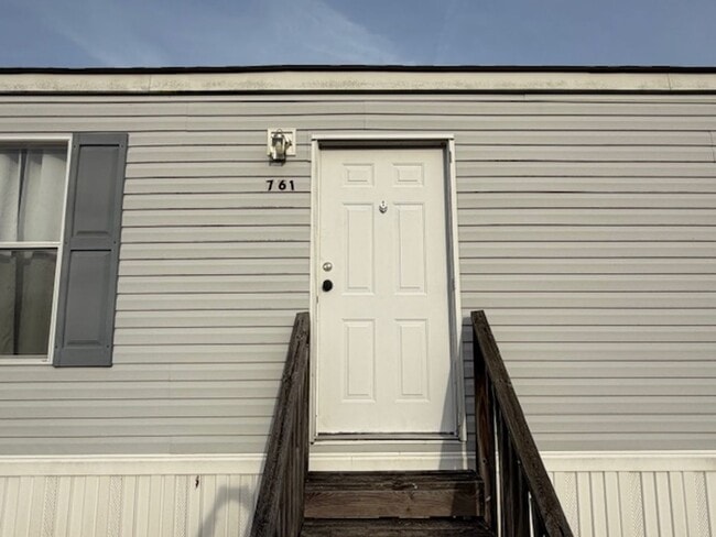 Building Photo - NEW RENTAL LISTING - NO HUD NO SECTION 8