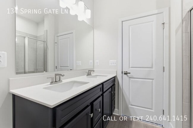 Building Photo - 134 Spring Gate Ln