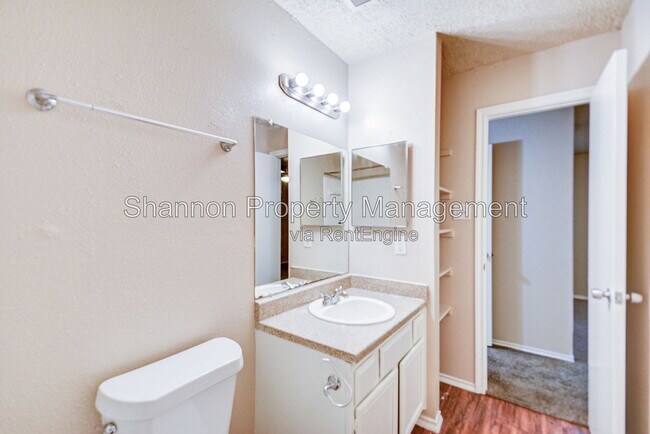 Building Photo - 13106 Townwood Dr