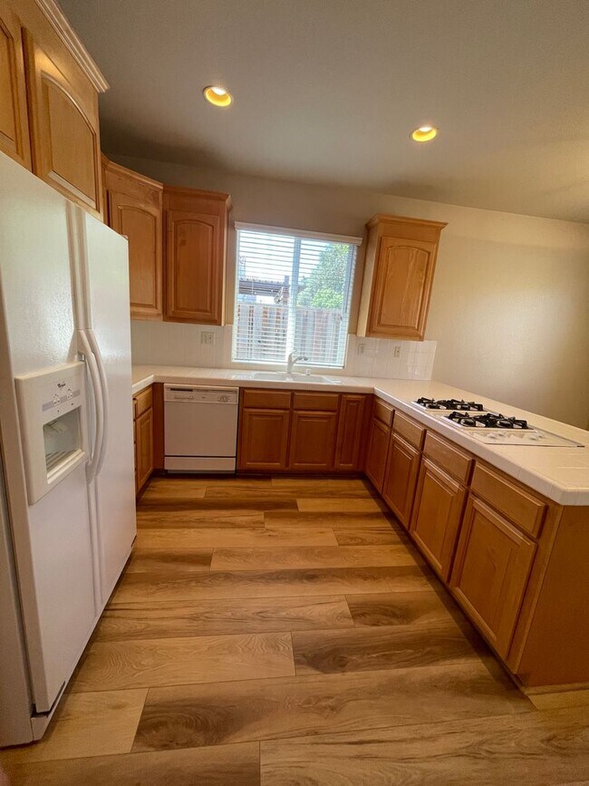 Building Photo - 1020 White Cloud Dr