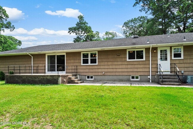 Building Photo - 773 Nutswamp Rd