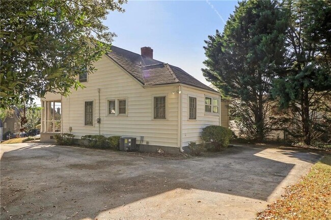 Building Photo - 2649 Jefferson Terrace