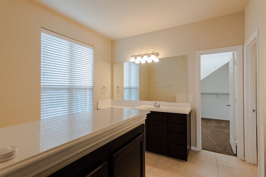 Building Photo - 1512 Cockatiel Dr