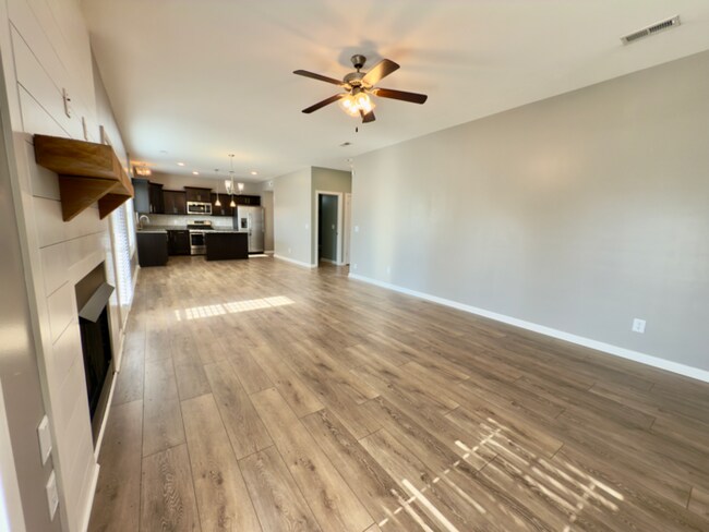 Building Photo - 1325 Millet Dr