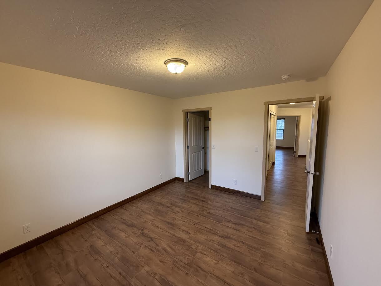 Building Photo - 3420 W Pescador Dr