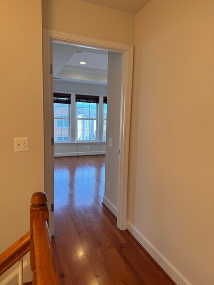 Building Photo - 14627 Weeburn Way