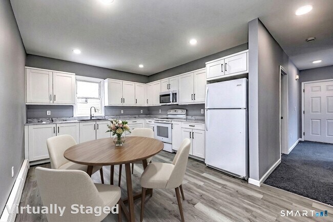 Building Photo - 86 Avery St