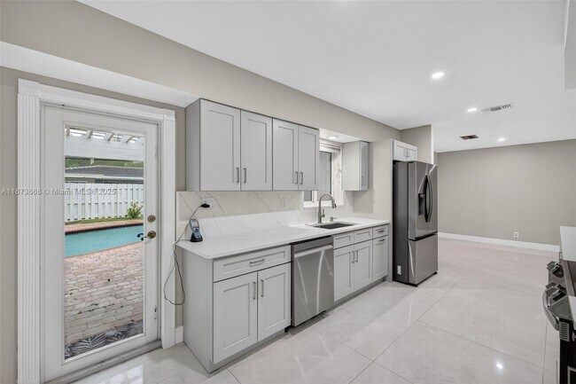 Building Photo - 2201 NE 52nd St