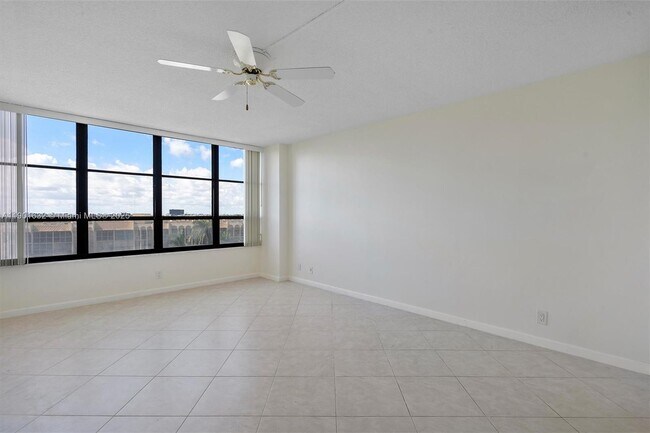 Building Photo - 600 Three Islands Boulevard