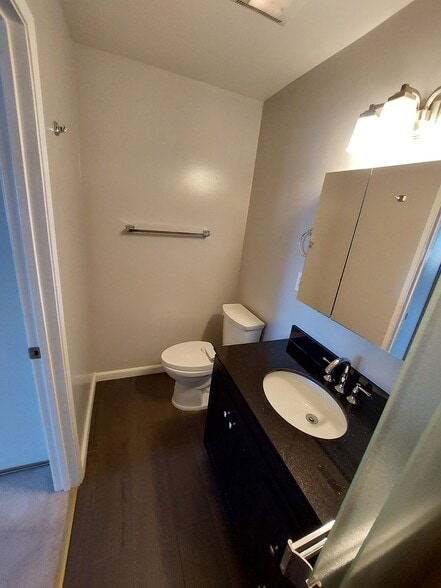 Building Photo - 16 Moonbeam Dr