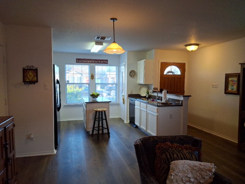 Building Photo - 2014 Mission Eagle